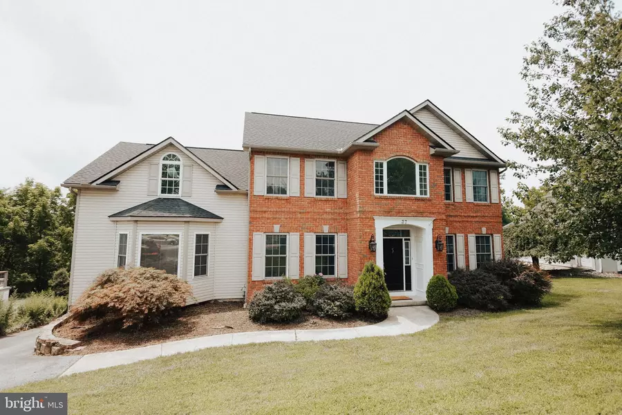 37 SYCAMORE DR, Reading, PA 19606