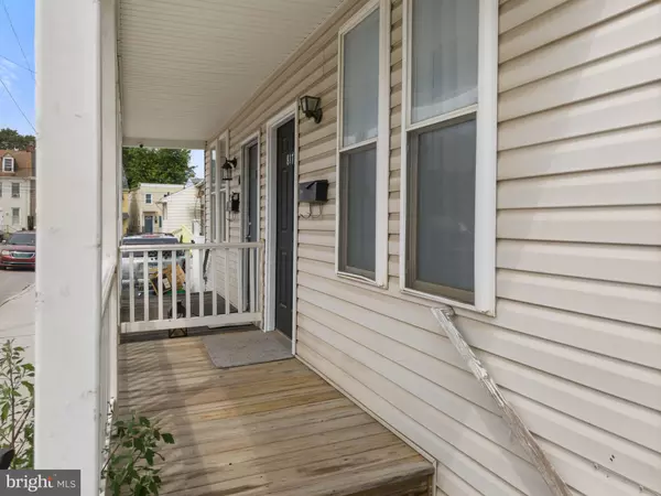 York, PA 17403,817 E POPLAR ST