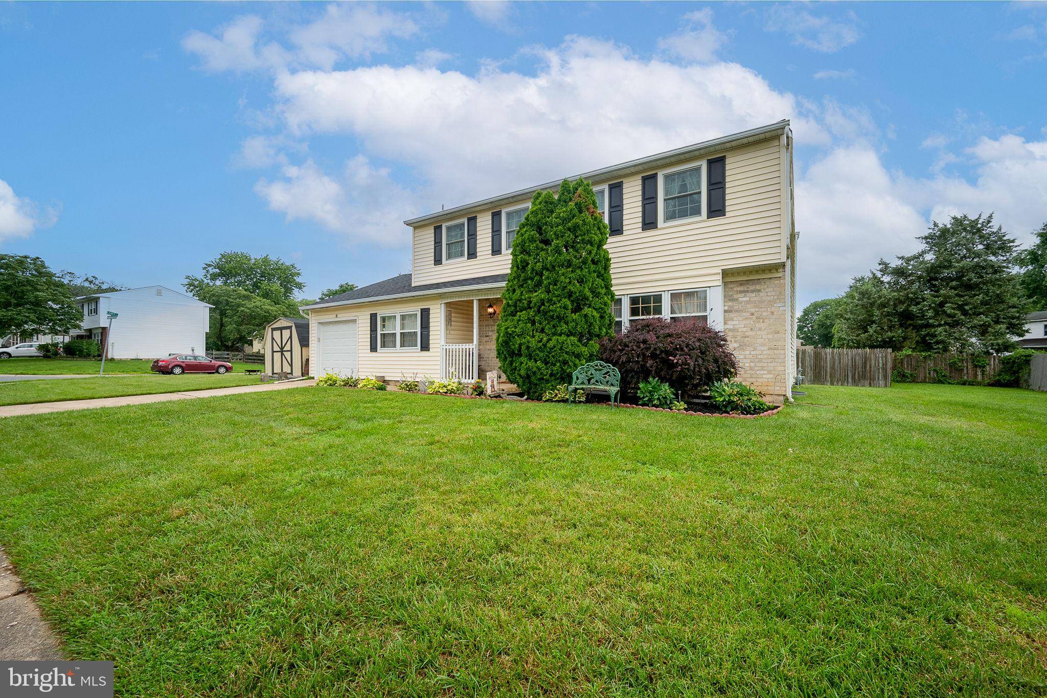 Newark, DE 19702,106 AUTUMN HORSESHOE BND