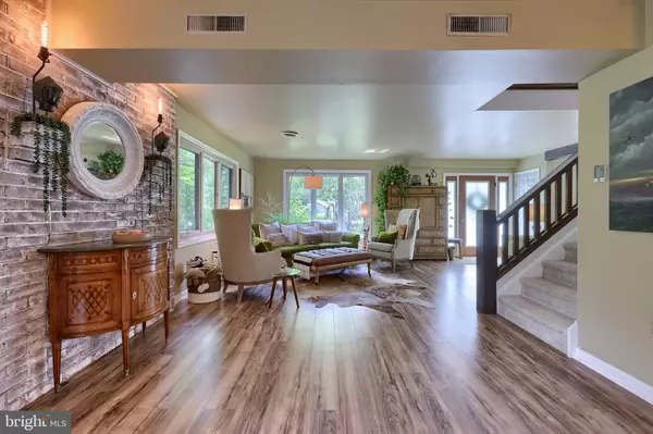 Lititz, PA 17543,2 WHITCRAFT DR