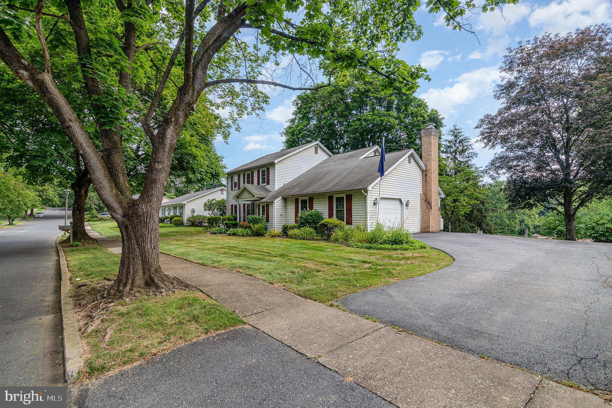 Mechanicsburg, PA 17050,5221 MEADOWBROOK DR