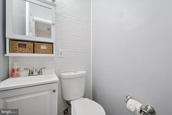 Philadelphia, PA 19128,7328 HIOLA RD