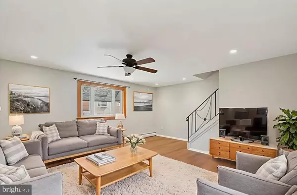 7328 HIOLA RD, Philadelphia, PA 19128