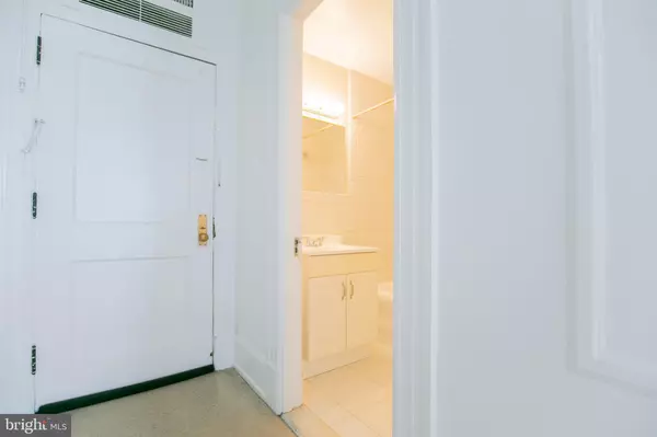 Philadelphia, PA 19107,1324 LOCUST ST #1522