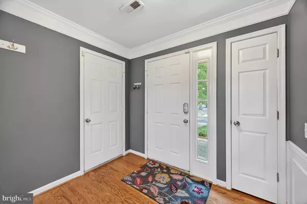 Leesburg, VA 20176,341 BARNFIELD SQ NE