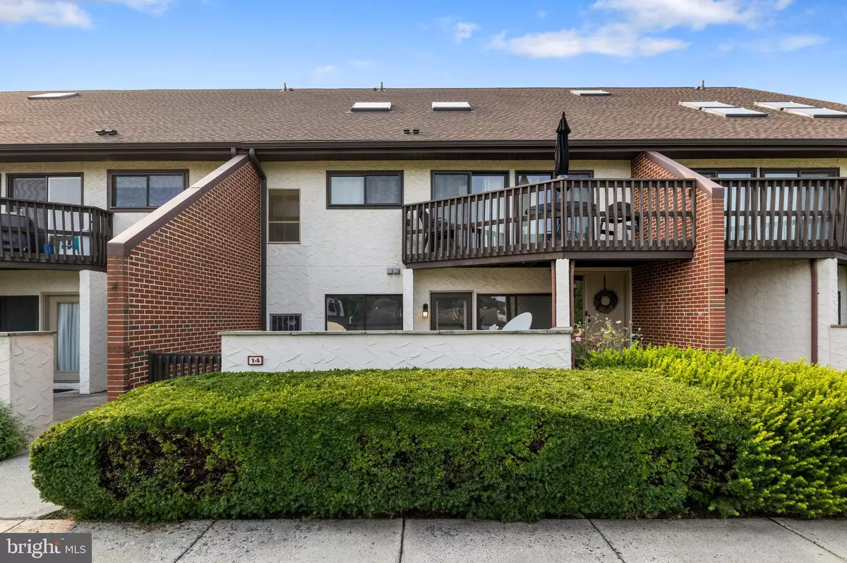 Mechanicsburg, PA 17055,680 GENEVA DR #14