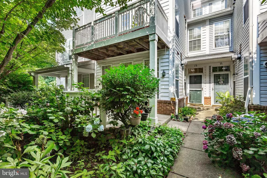 13 CRUSADER CT, Germantown, MD 20874