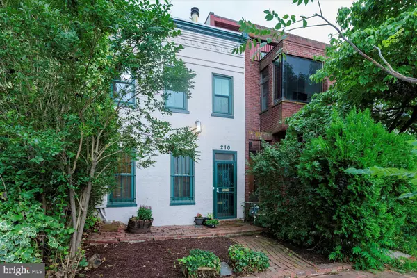 Washington, DC 20003,210 13TH ST SE