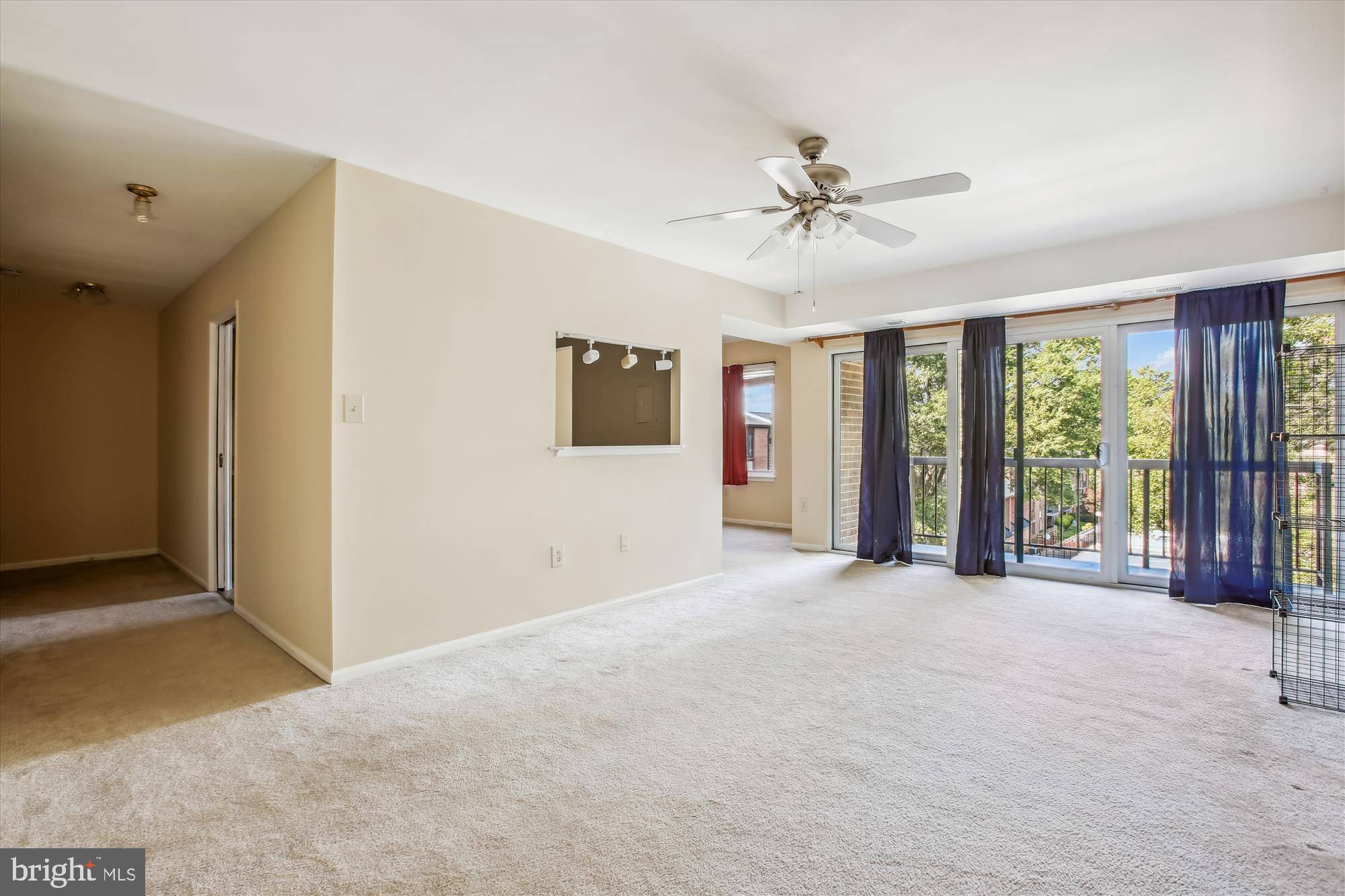 Fairfax, VA 22031,9712 KINGSBRIDGE DR #303