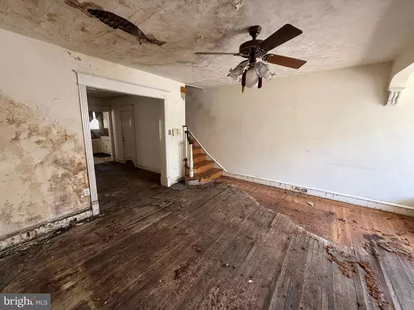 Philadelphia, PA 19120,5907 N LAWRENCE ST