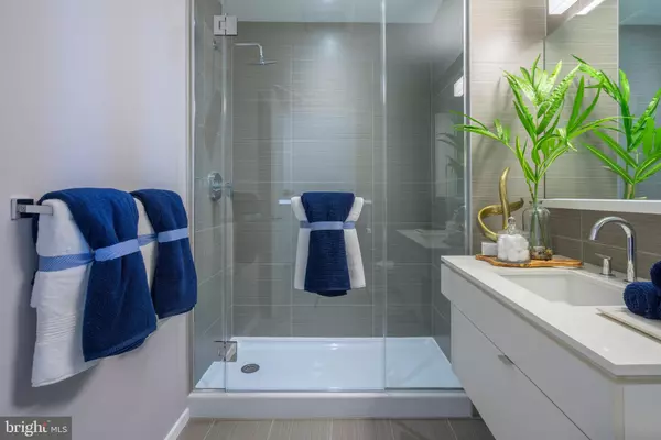 Arlington, VA 22209,1800 NORTH LYNN #2316