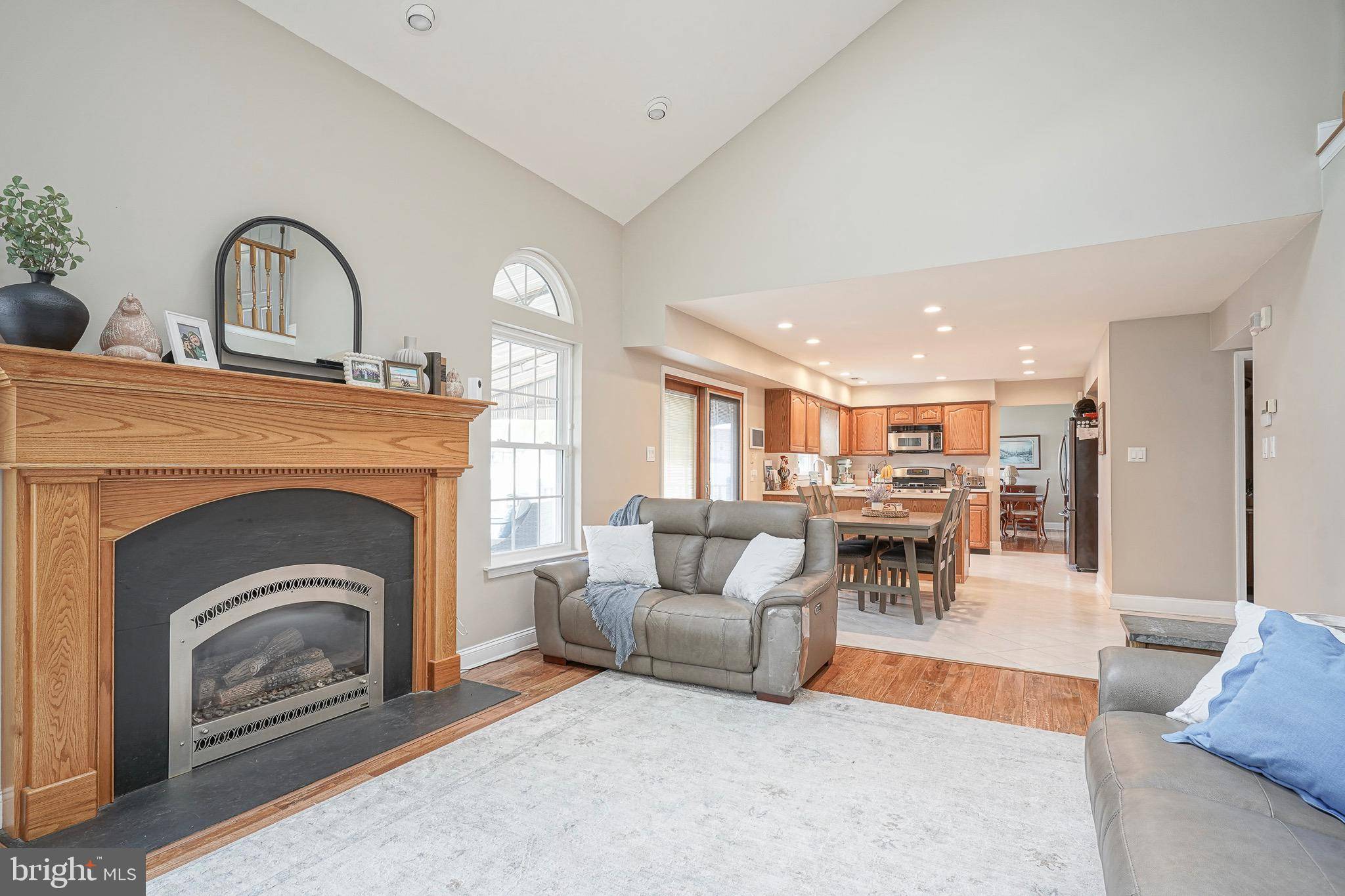 Sicklerville, NJ 08081,33 OLYMPIA LN
