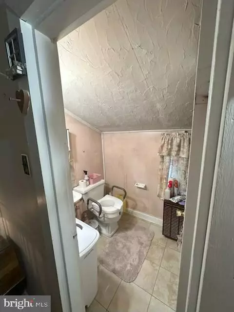 Seven Valleys, PA 17360,72 OAK ST