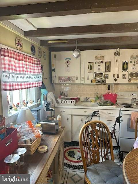 Seven Valleys, PA 17360,72 OAK ST