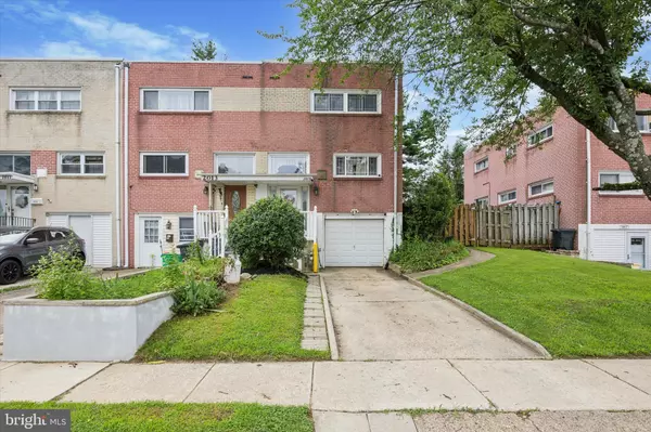 2015 RAVENWOOD RD, Folcroft, PA 19032