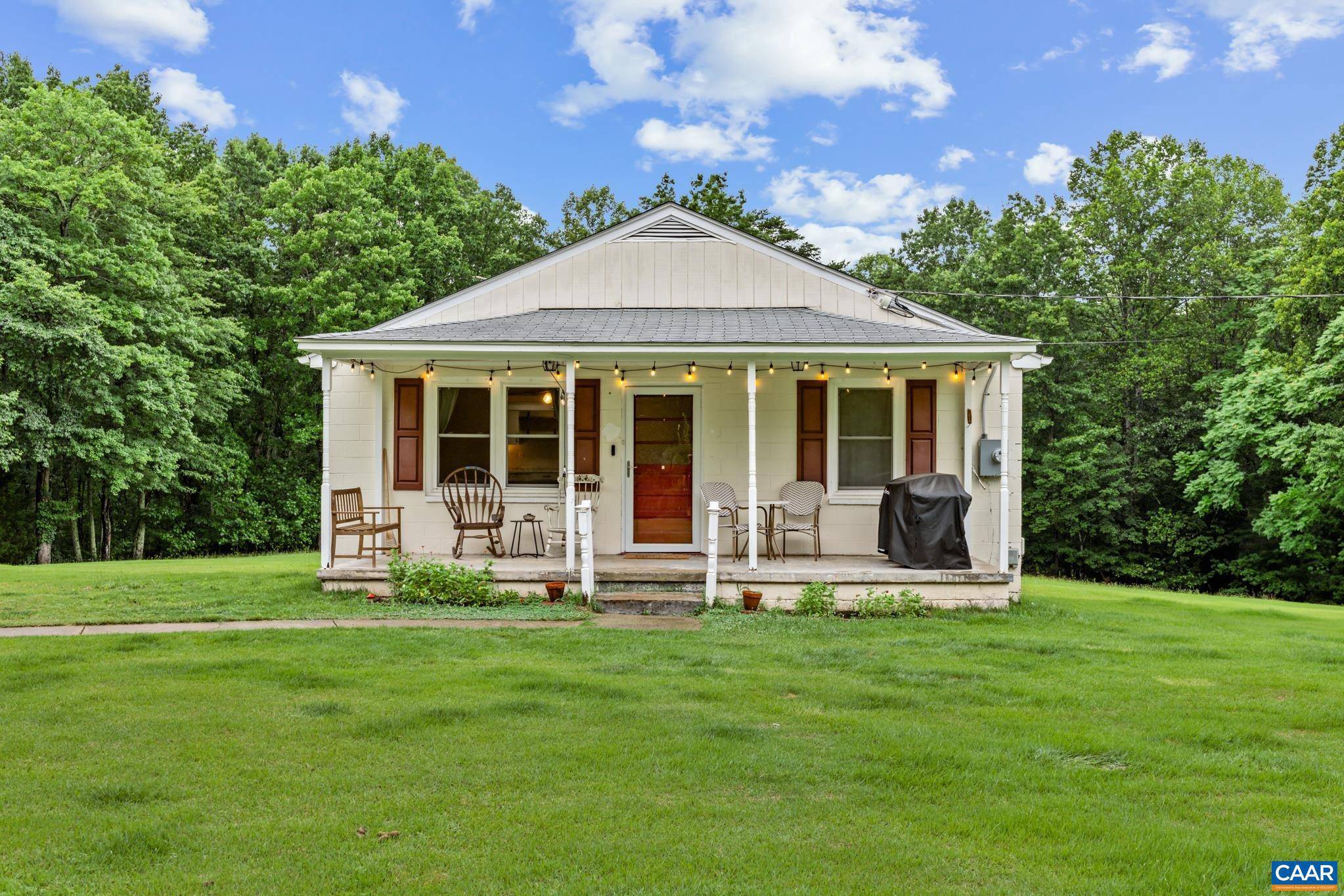 894 DOBBY CREEK RD, Scottsville, VA 24590
