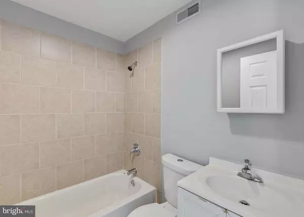 Philadelphia, PA 19121,1711 N GRATZ ST