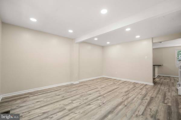 Alexandria, VA 22315,5241 SAINT GENEVIEVE PL