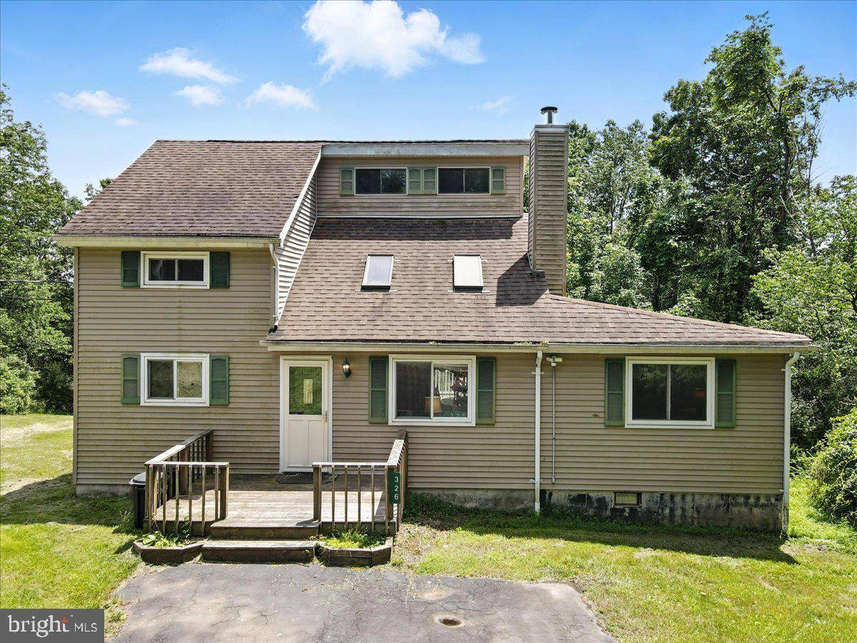 326 KATHLEEN DR, Reeders, PA 18352
