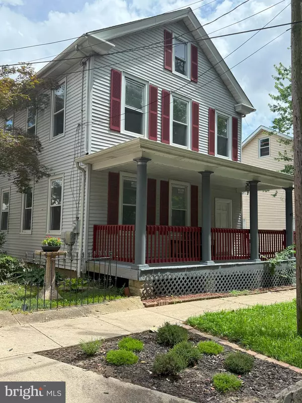 42 LAUREL ST, Woodbury, NJ 08096
