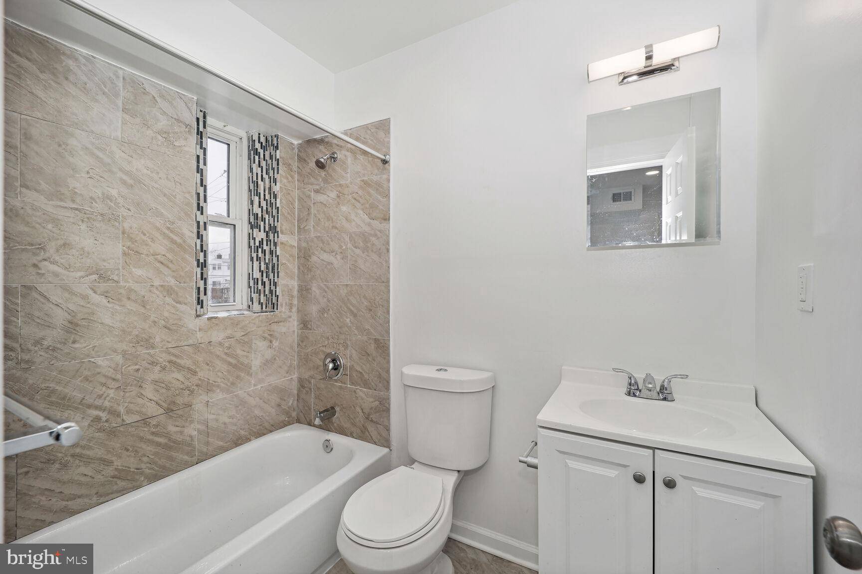 Washington, DC 20020,1642 16TH ST SE #3