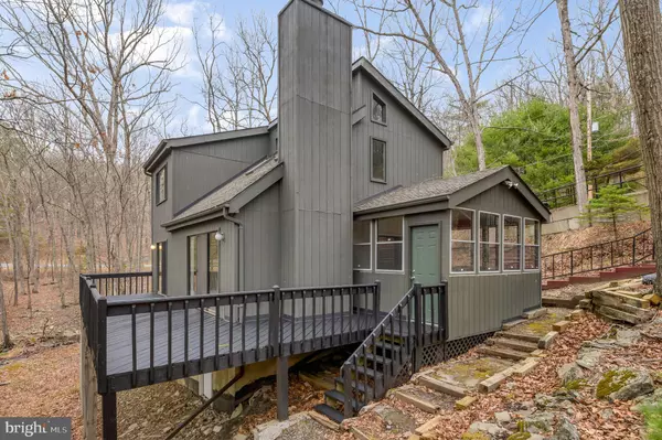 Bushkill, PA 18324,297 BRENTWOOD DR