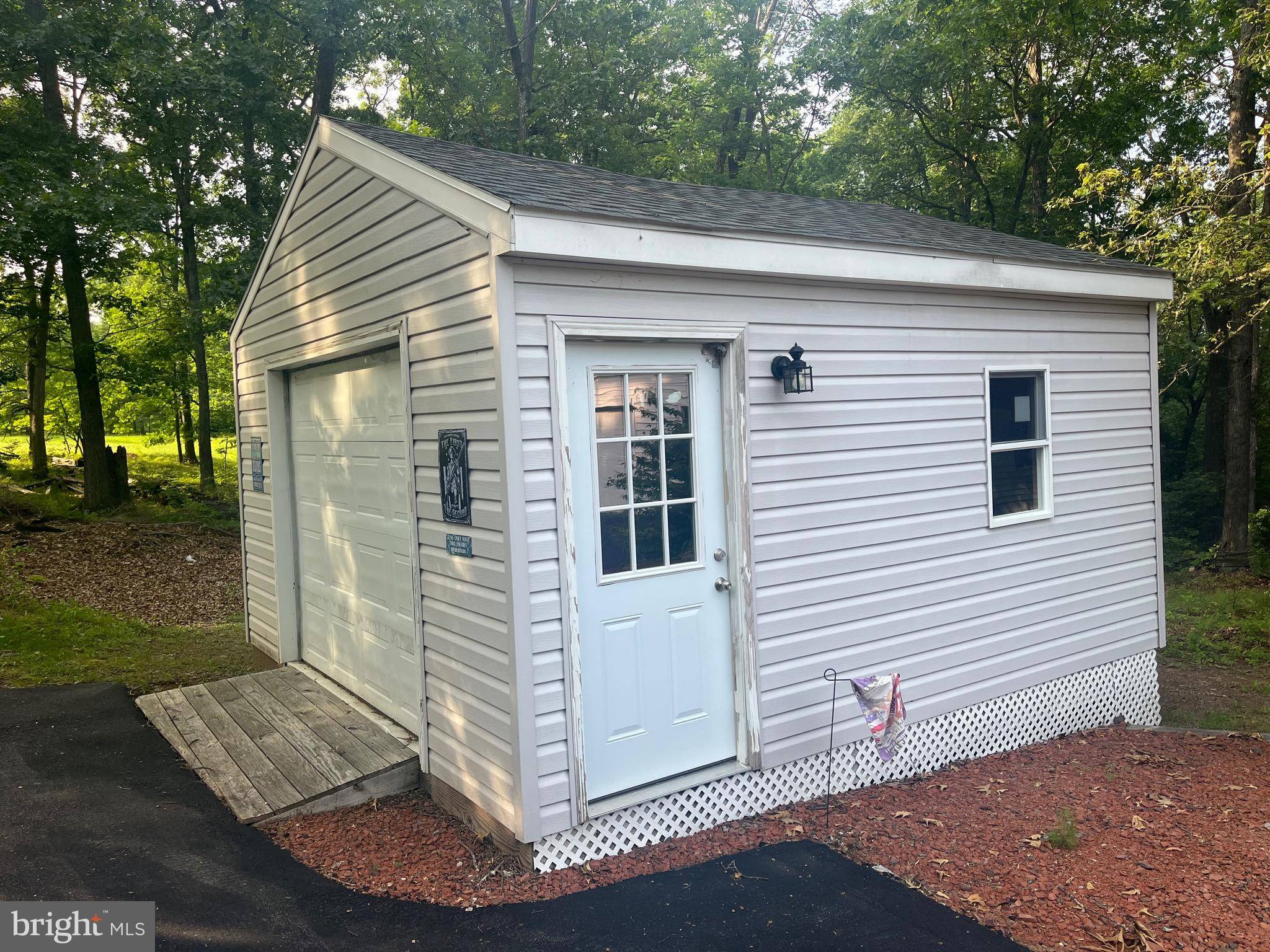 Hedgesville, WV 25427,10 WINNIPEG LN