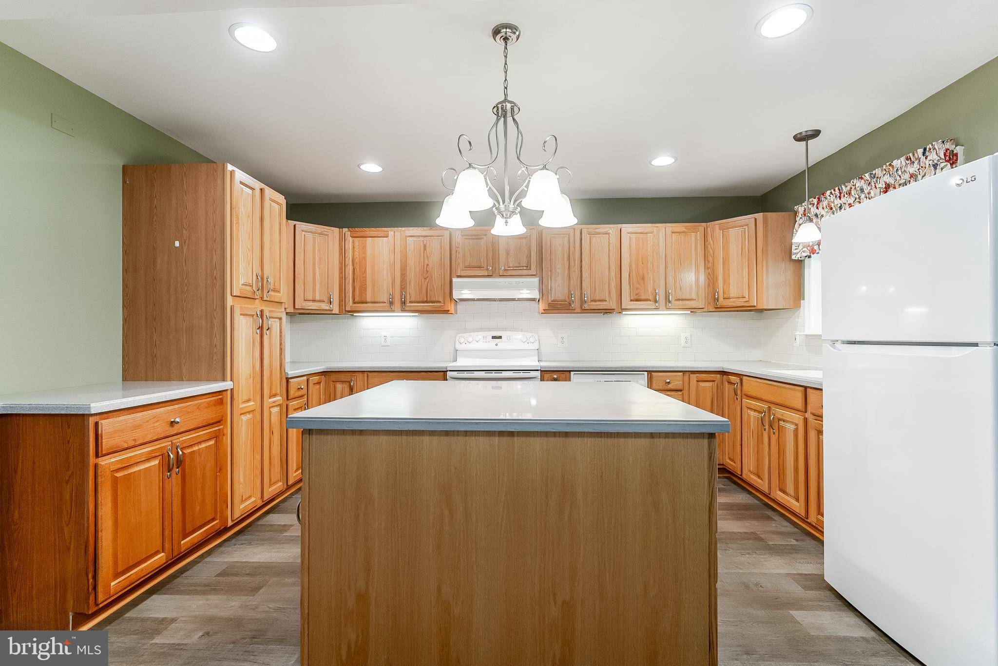 Hockessin, DE 19707,823 GRANDE LN