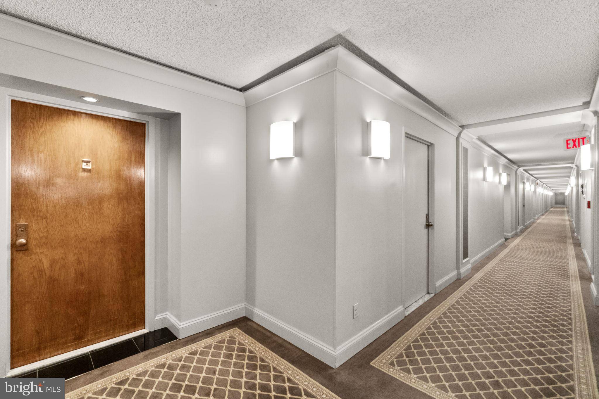 Mclean, VA 22102,1800 OLD MEADOW RD #1512 - 1513