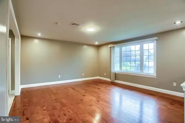 Harrisburg, PA 17112,7725 FARMDALE AVE