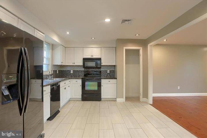 Harrisburg, PA 17112,7725 FARMDALE AVE