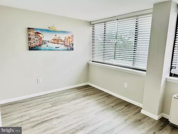 Arlington, VA 22207,4401 CHERRY HILL RD #67