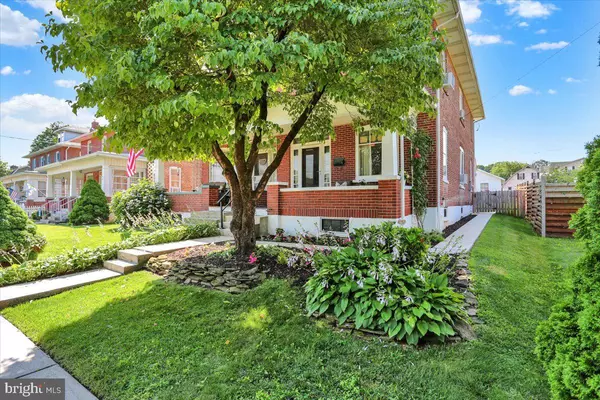 Topton, PA 19562,110 E SMITH ST