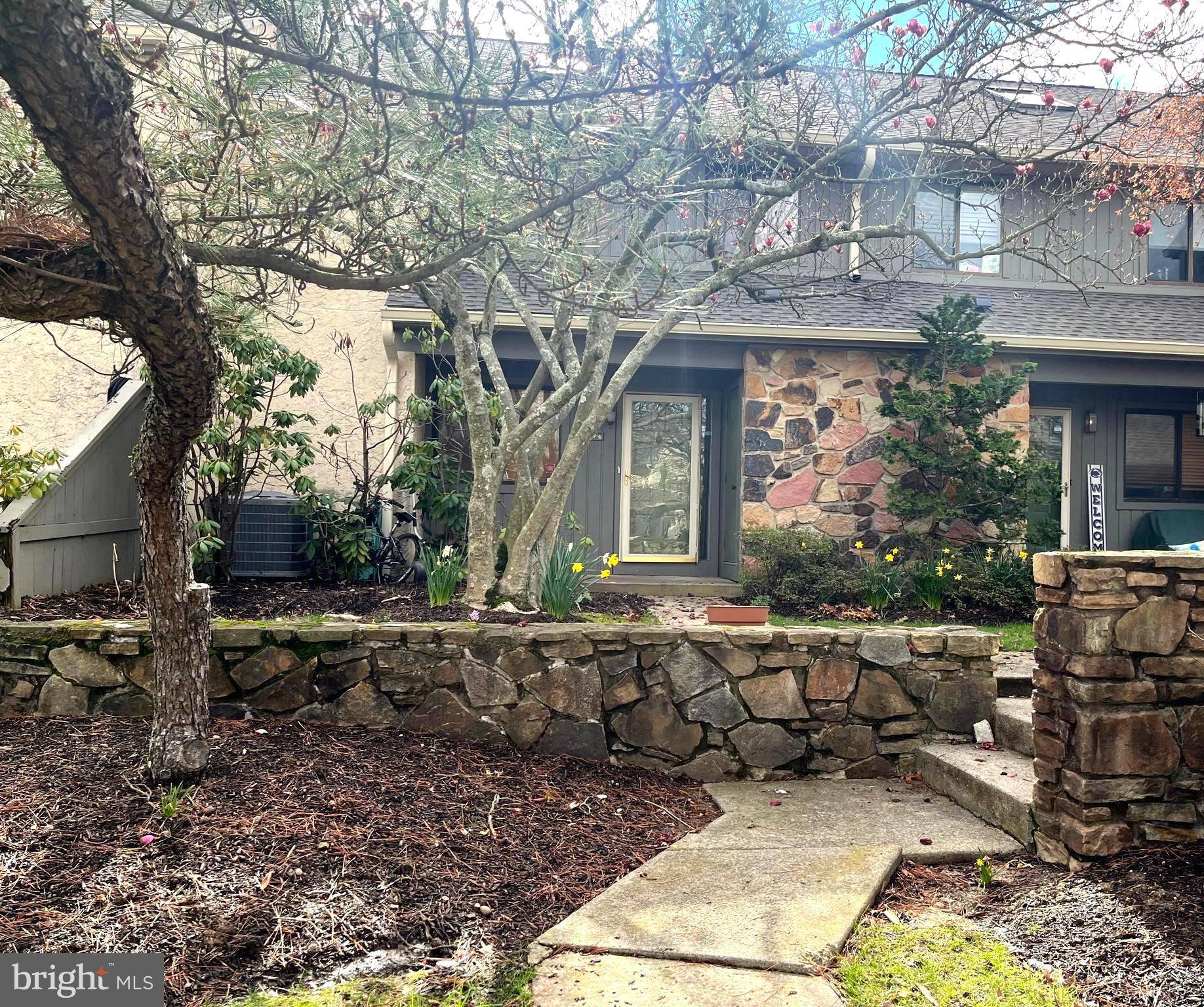 Yardley, PA 19067,204 CLOVER HILL CT