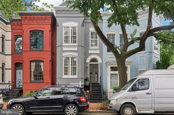 Washington, DC 20003,252 11TH ST SE