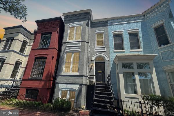 Washington, DC 20003,252 11TH ST SE