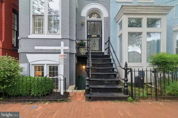 Washington, DC 20003,252 11TH ST SE