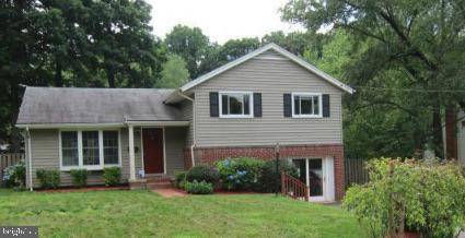 10833 CHARLES DR, Fairfax, VA 22030