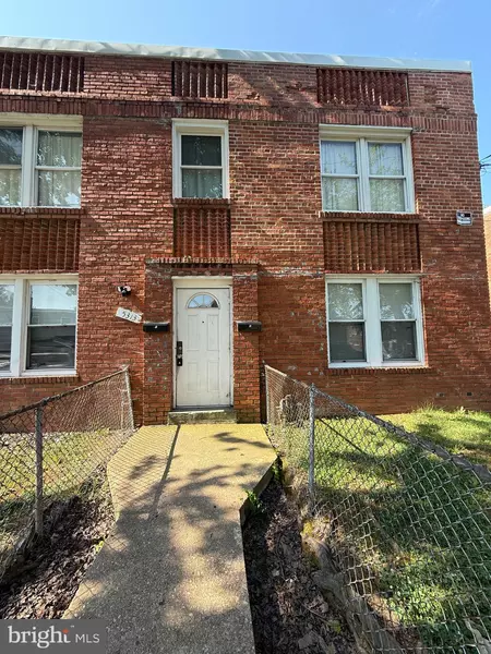 5313 ASTOR PL SE #1, Washington, DC 20019