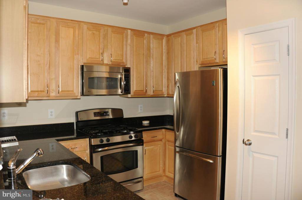 Alexandria, VA 22304,4850 EISENHOWER AVE #217