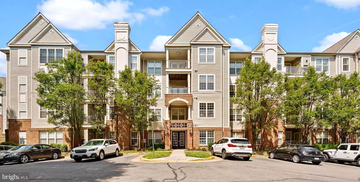 3015 NICOSH CIR #2210, Falls Church, VA 22042