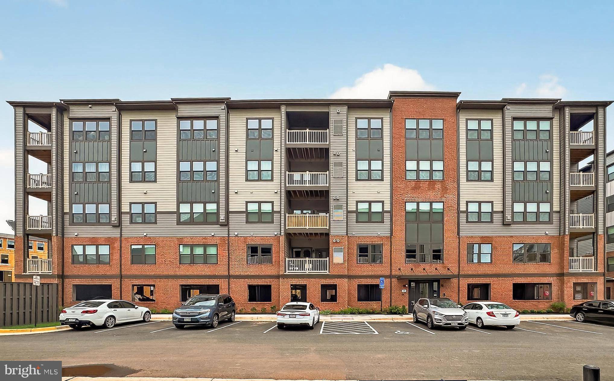 4395 PEACH LILY LN #326, Chantilly, VA 20151