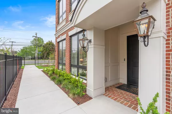 Mclean, VA 22101,1626 CHAIN BRIDGE RD