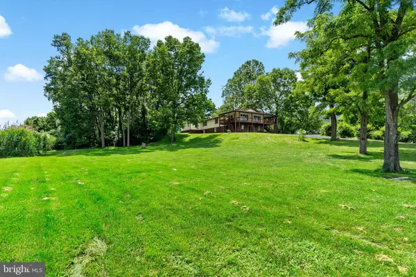 244 PITZERS CHAPEL RD, Martinsburg, WV 25403