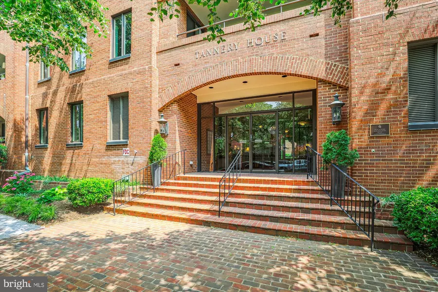 601 WILKES ST #401, Alexandria, VA 22314