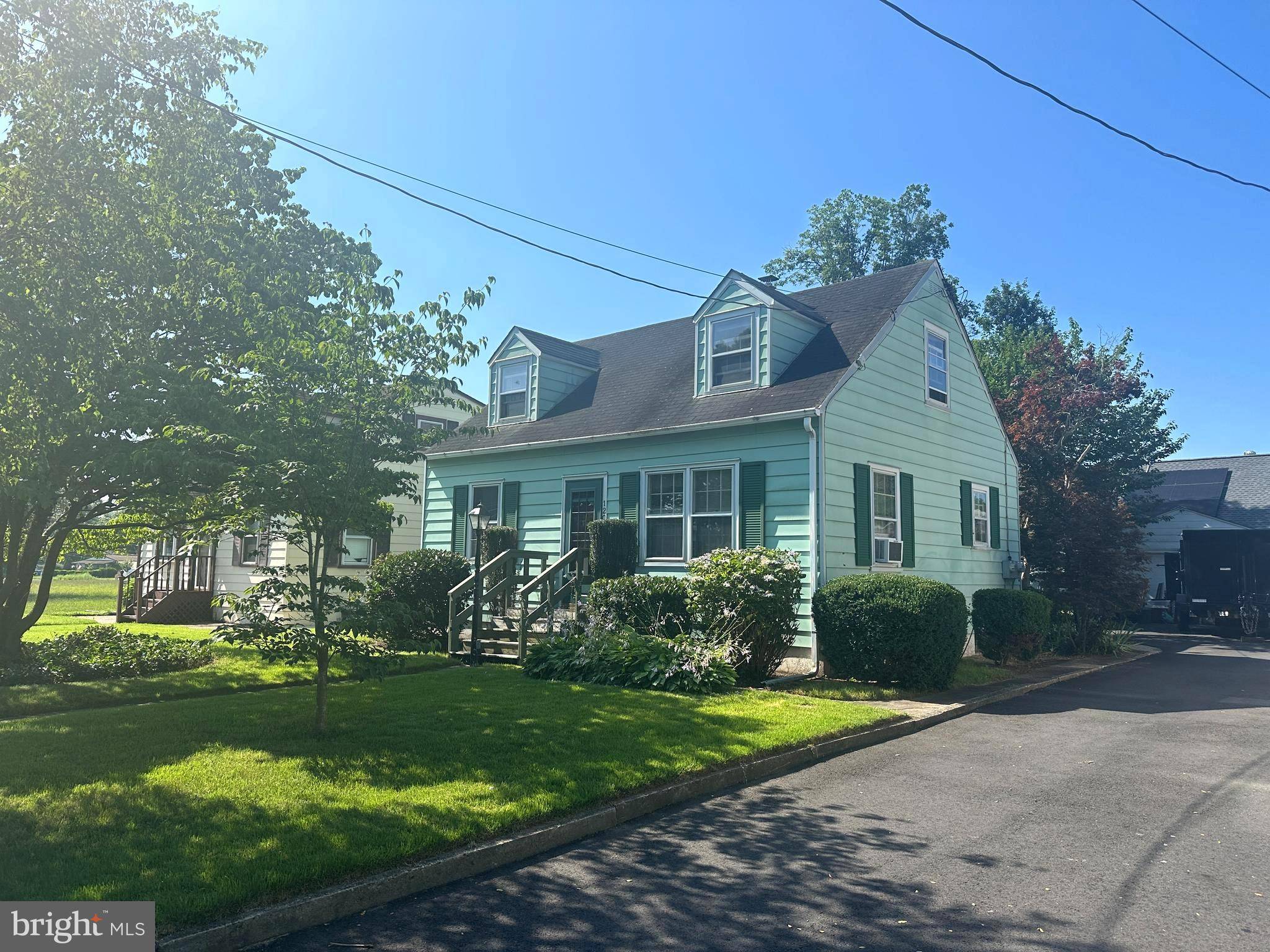 1205 NEWPORT RD, Bristol, PA 19007