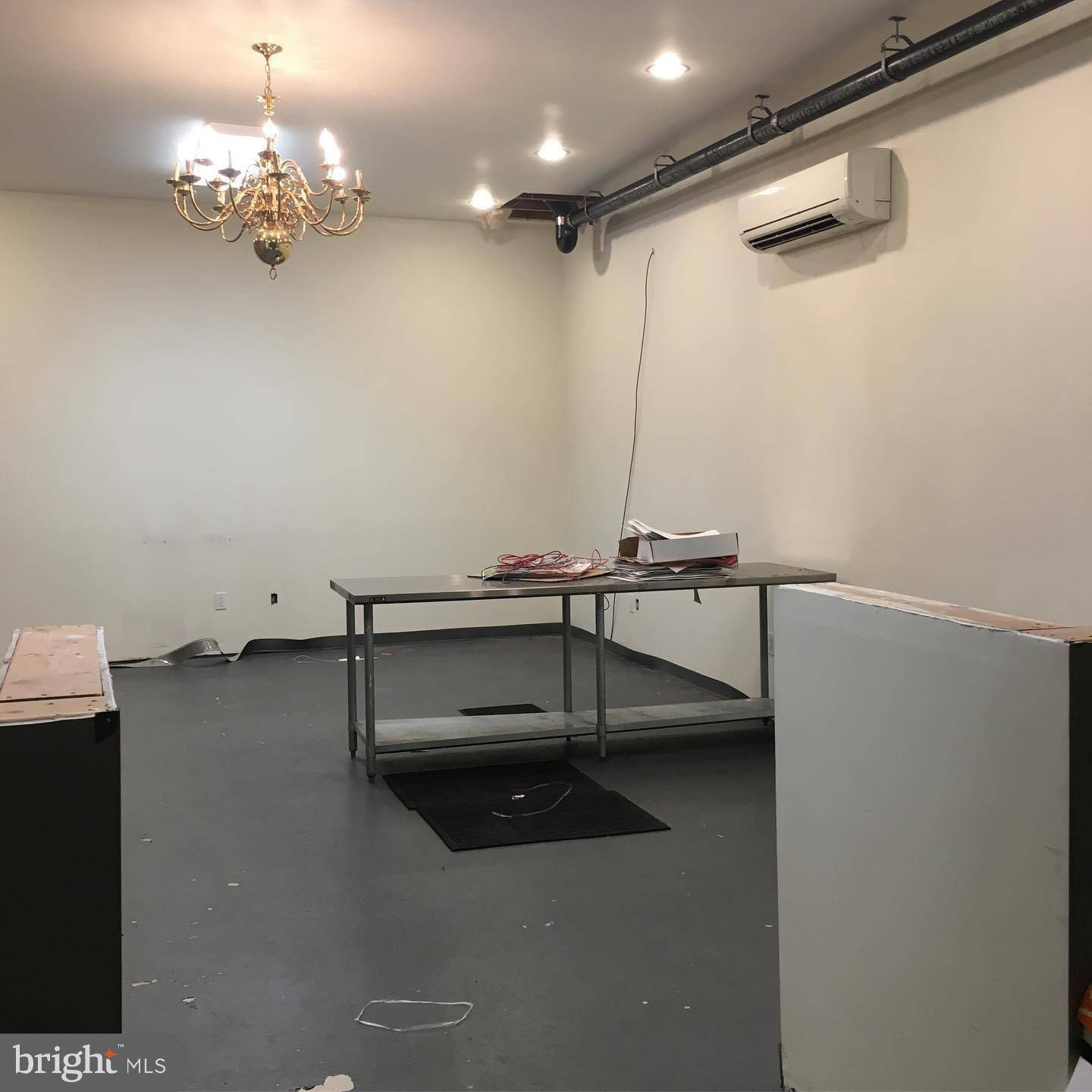 Philadelphia, PA 19123,618 N FRONT ST #REAR GARAGE