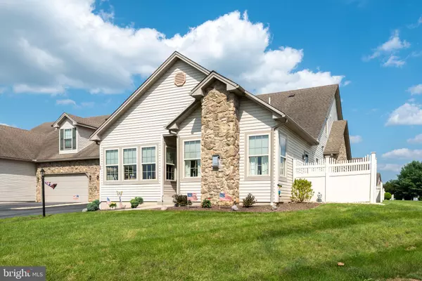 54 S VILLAGE CIR, Palmyra, PA 17078