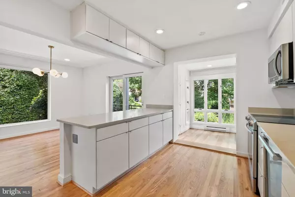 Bethesda, MD 20816,4929 JAMESTOWN RD