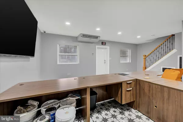 Baltimore, MD 21230,2400 ANNAPOLIS RD